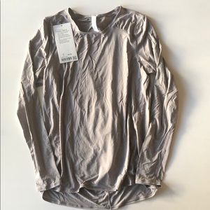 lululemon athletica Long Sleeve Tee in Light Gray